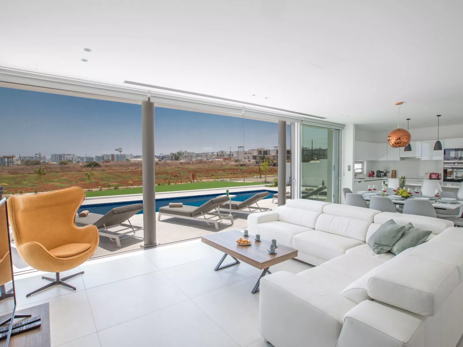 Haus in Pernera mit Bi-Fold Patio - Image-tags.info