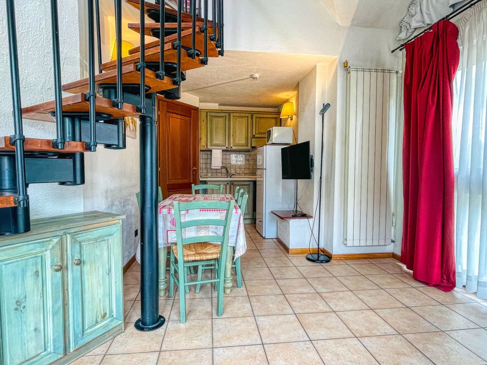 Drei-Zimmer-Dachgeschosswohnung 6 p.l. Villa Frejus - Image-tags.info