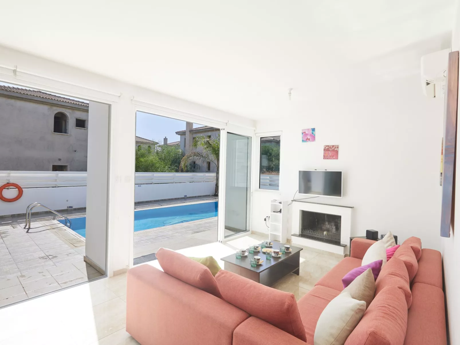 Villa Pearl PE17 in Paralimni mit privatem Parkplatz - Image-tags.info