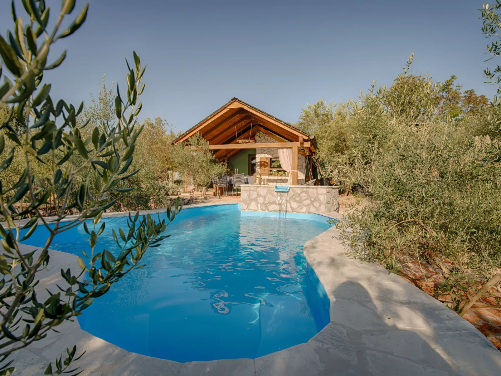 Haus mit Pool, 50 Meter vom Meer entfernt - Image-tags.info