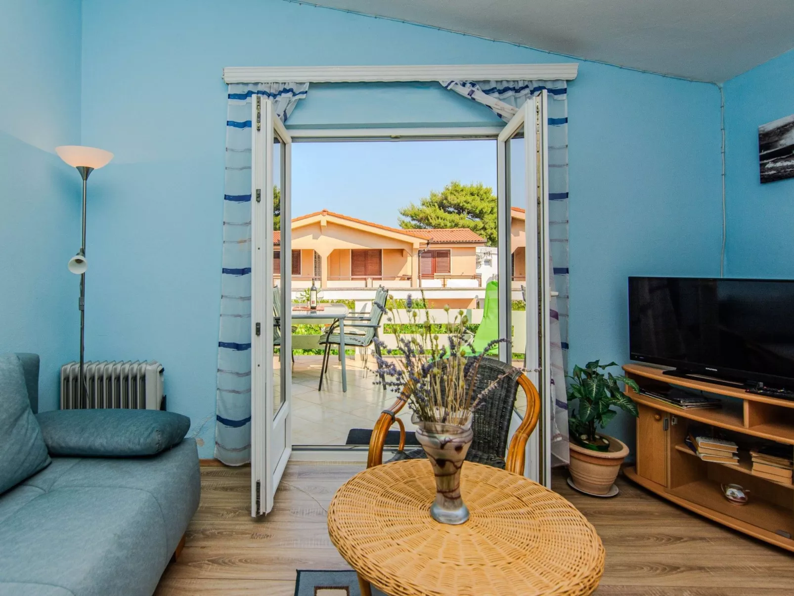 Apartment Semak - Image-tags.info