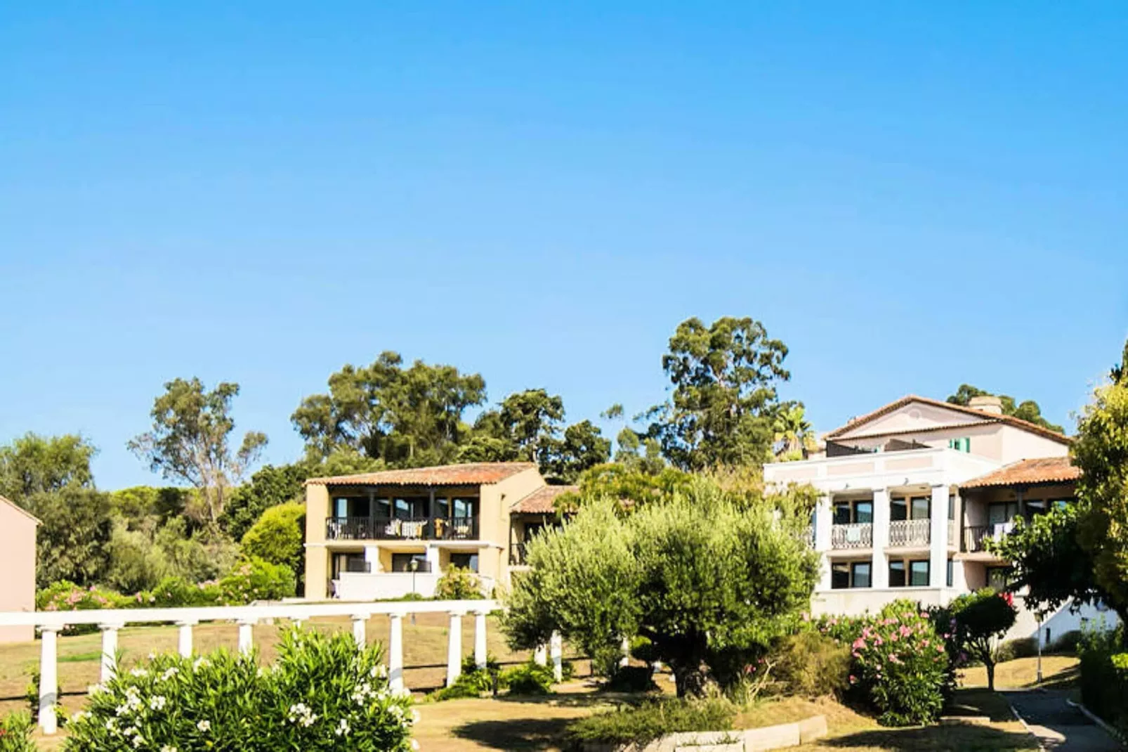 Résidence Les Parcs de Grimaud - maeva Home-Buitenkant zomer