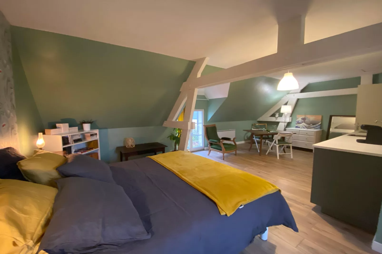 Studio au 1er étage - Slaapkamer