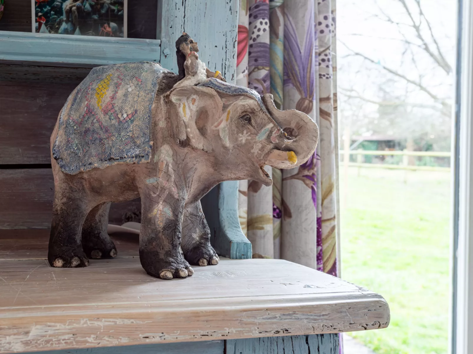 La maison du cavalier bleu - Buiten