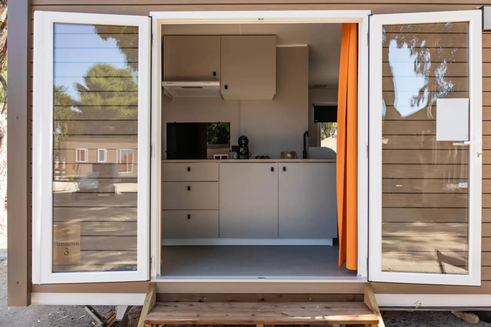 HOLA CAMP SITGES RELAX-Bungalow Superior 4-Keuken