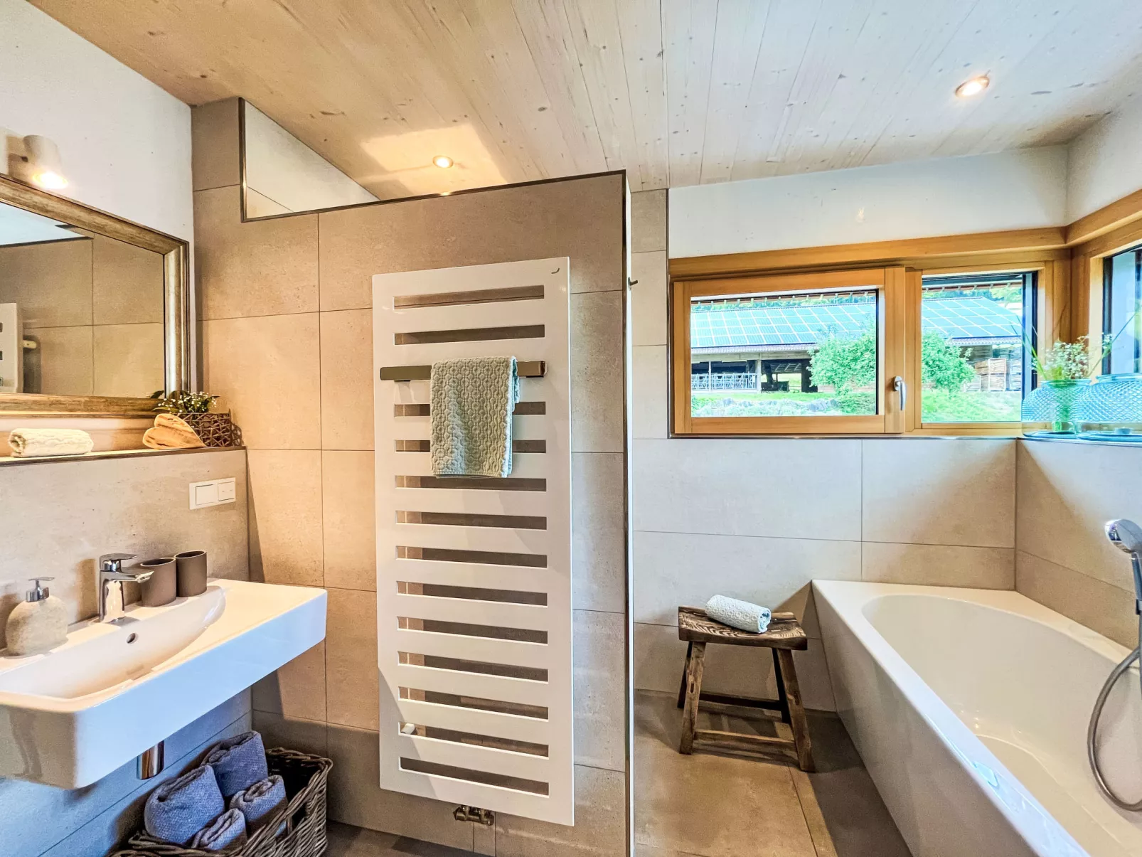 Kinast (HFT201) - Binnen