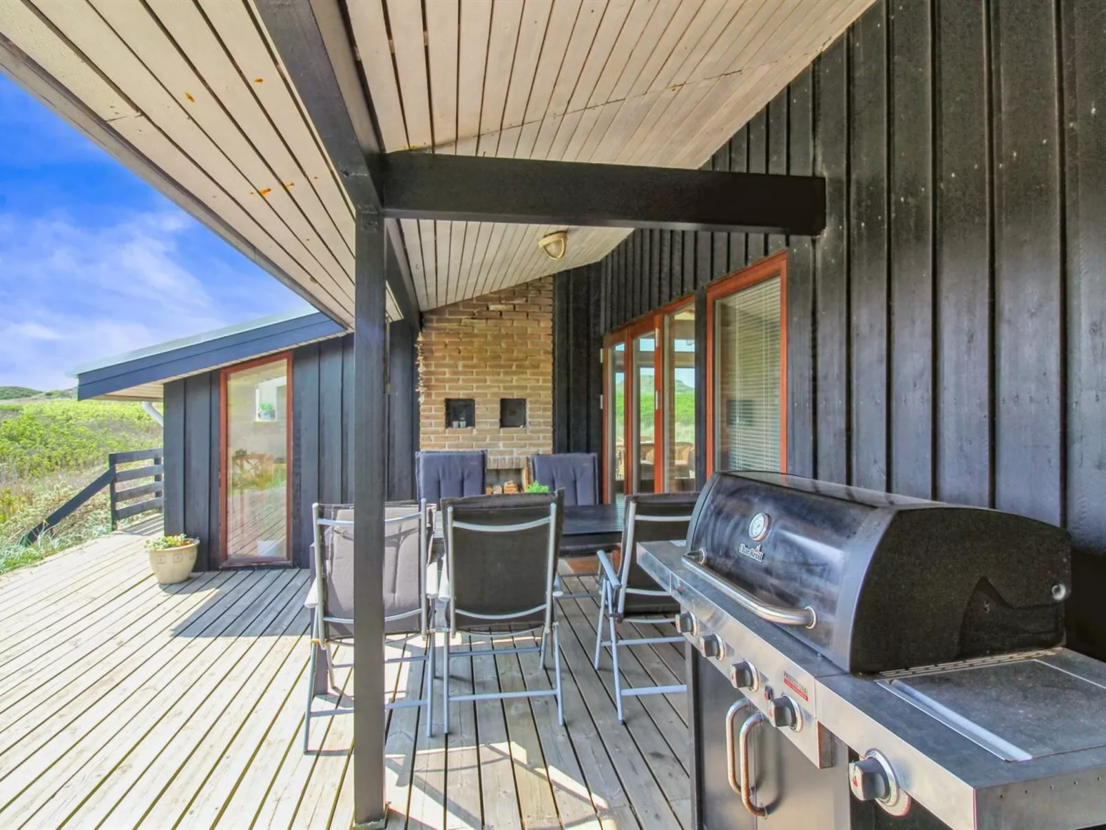 "Essie" - 250m from the sea - Buiten