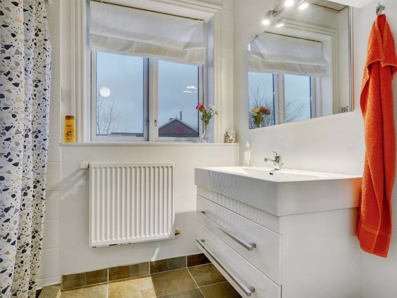 "Aagot" - 850m from the sea - Binnen