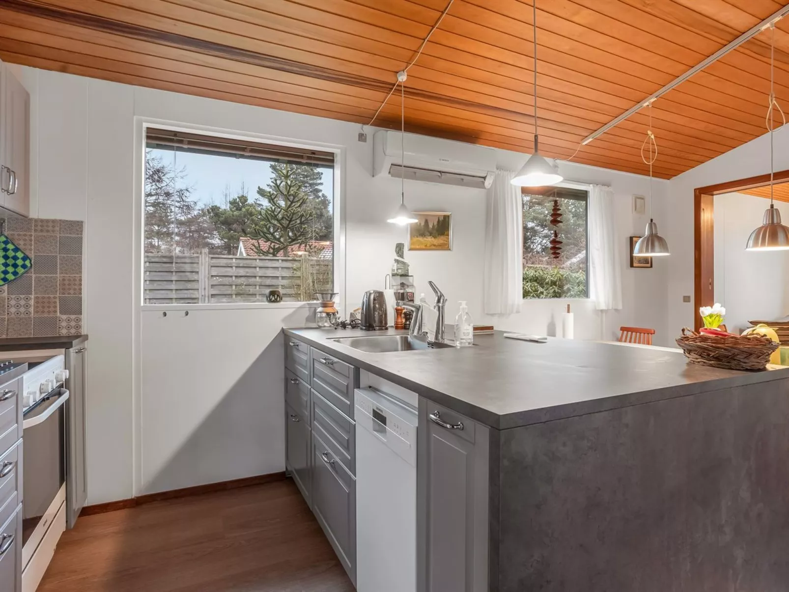 "Odstanus" - 575m from the sea - Binnen