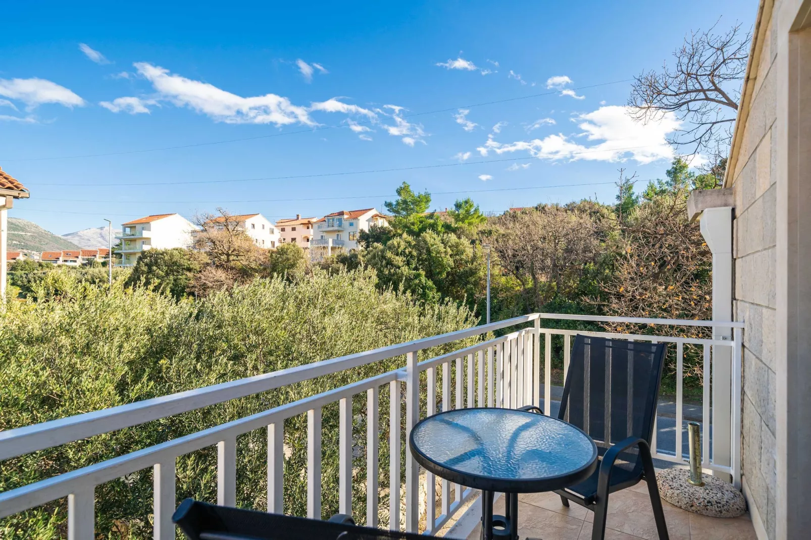 Apartments Senjo - Studio Apartment with Balcony and Garden View (Apartman 5)-Terras