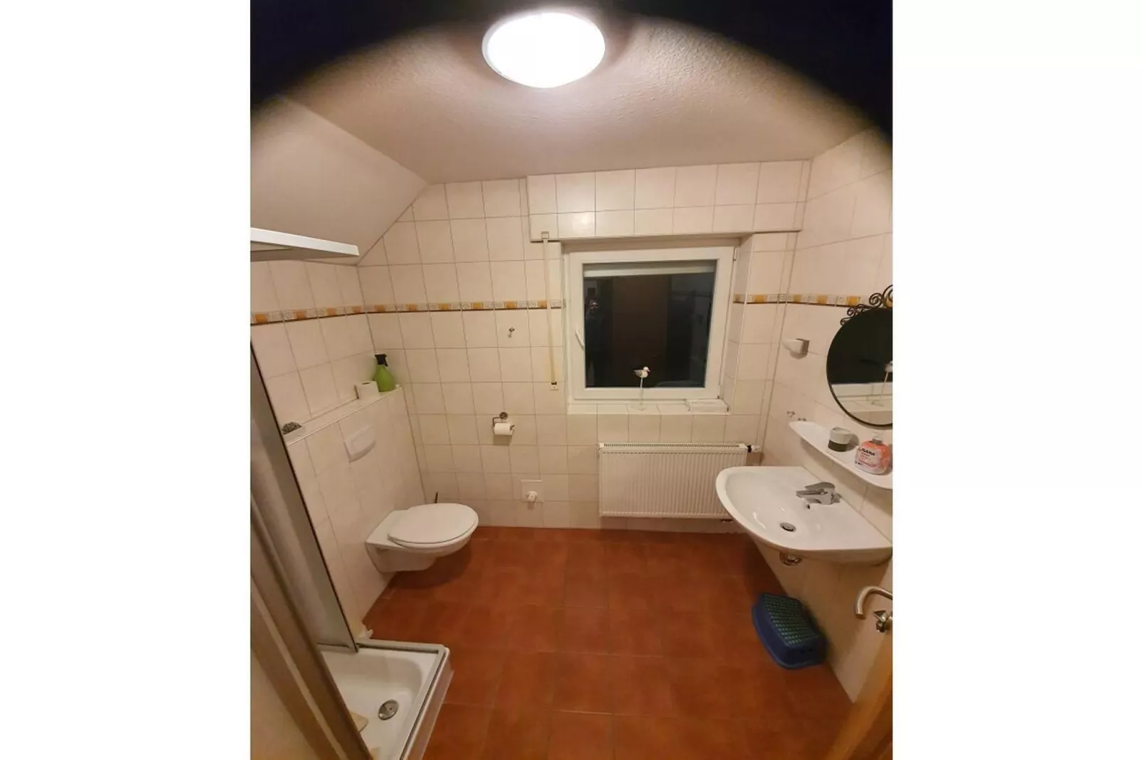 318443-Badkamer
