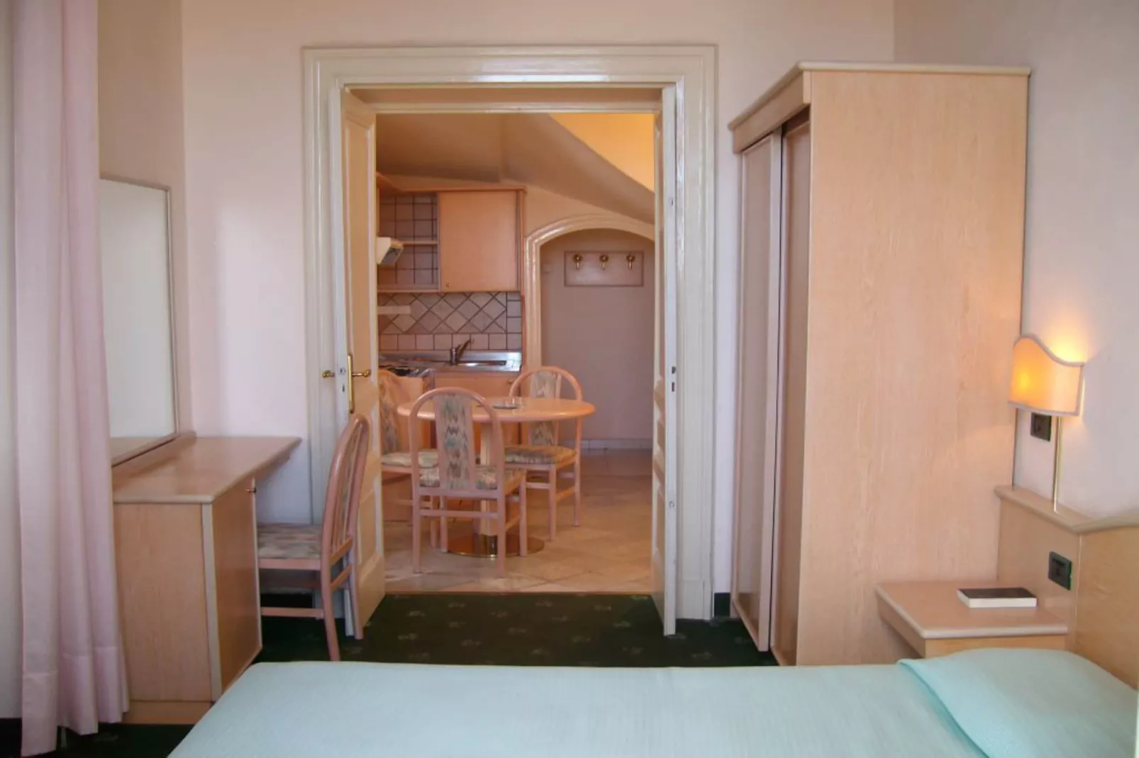 Residence Miramare- STUDIO APARTMENT 4 PAX M4 - Slaapkamer