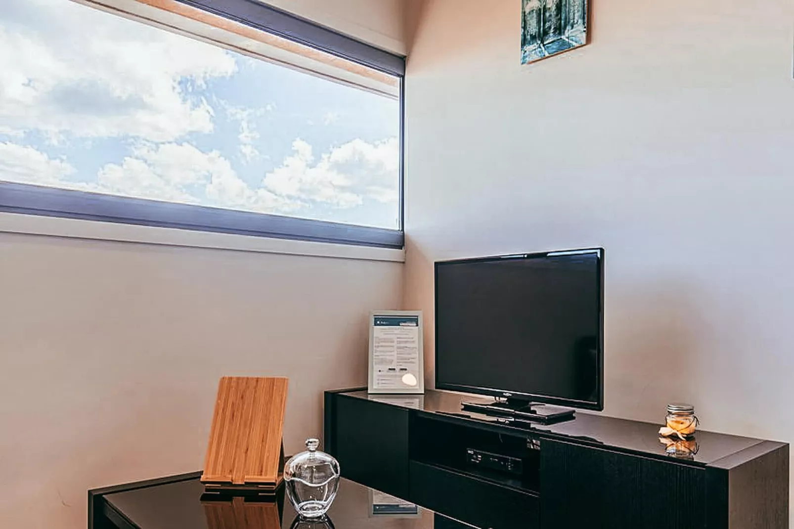 Trendy Apartment River View By Gthouse - Woonkamer