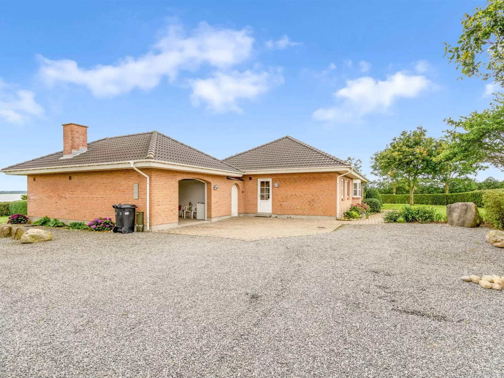 "Erja" - 300m to the fjord-Buiten