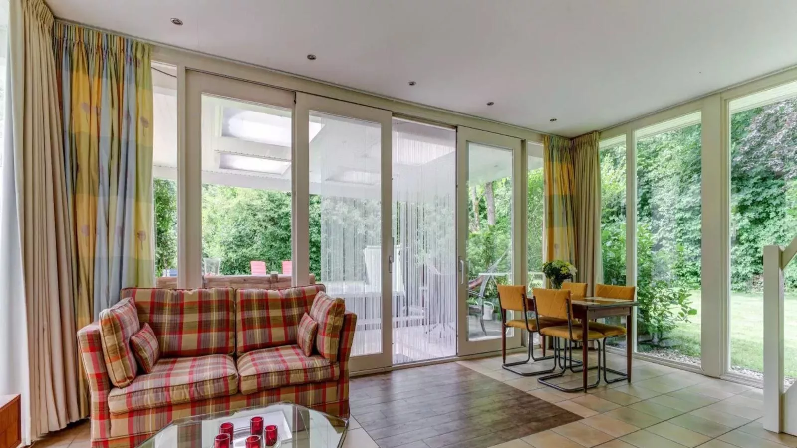 Wellnesshuisje Engelse Tuin-Woonkamer