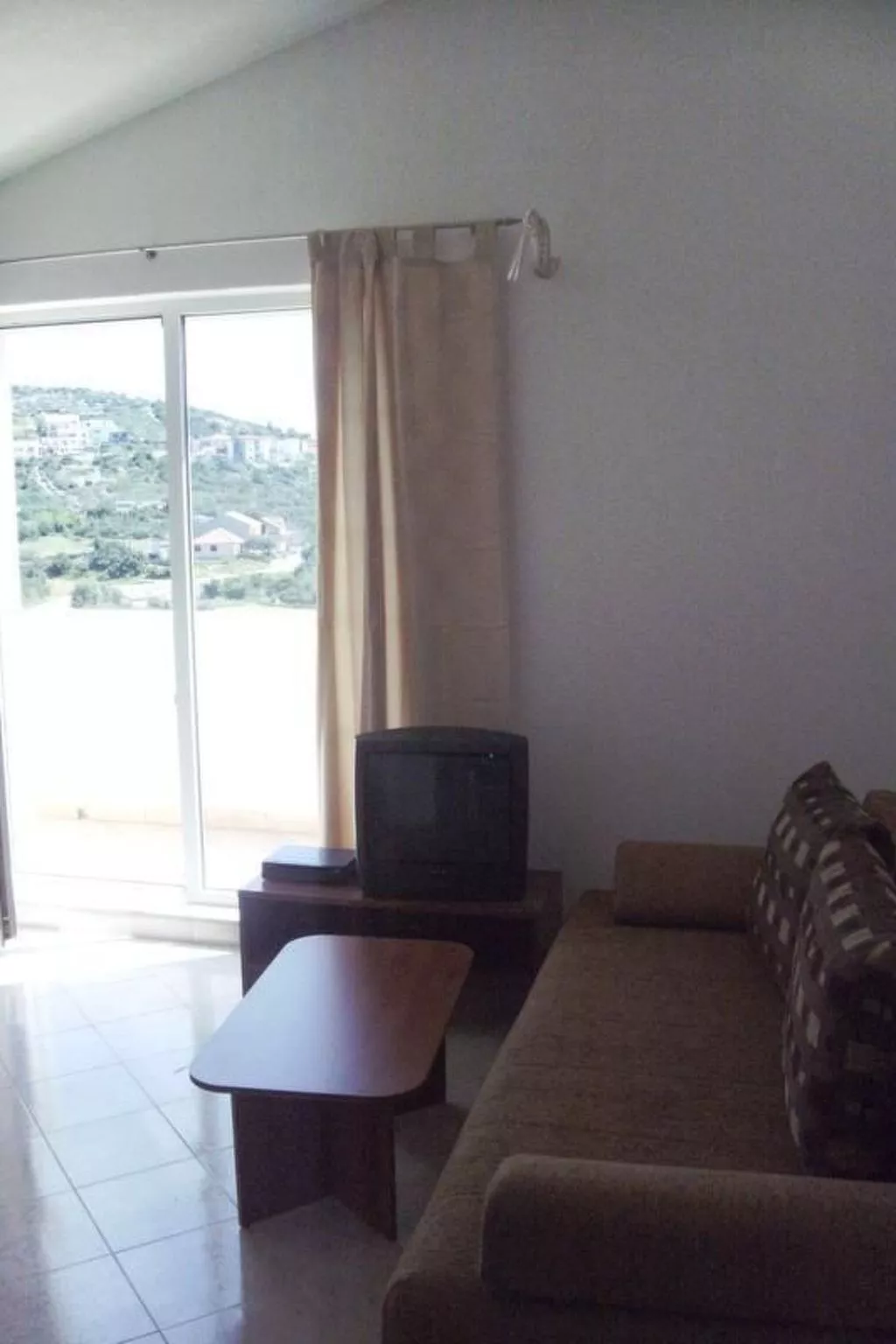 Wohnung in Seget Vranjica mit Terrasse und Grill-Binnen