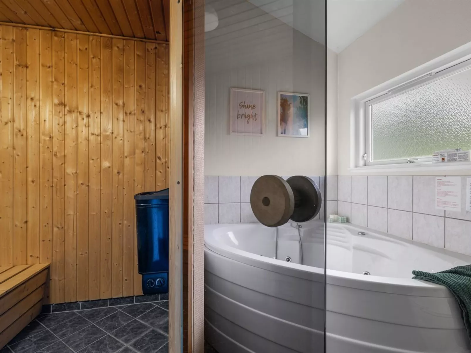 "Moa" - 350m from the sea-Binnen