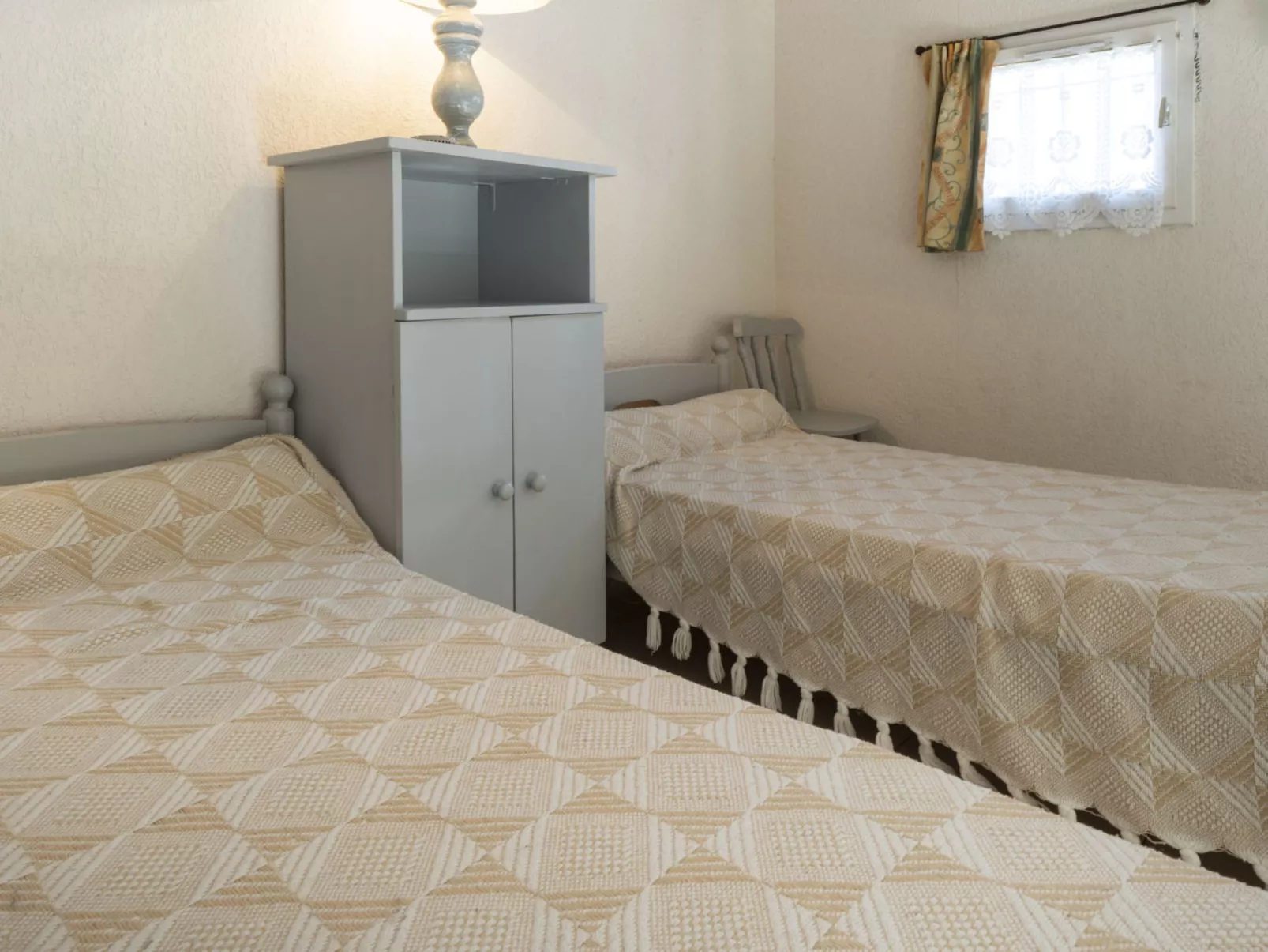 Les Ondines 2 - - Binnen