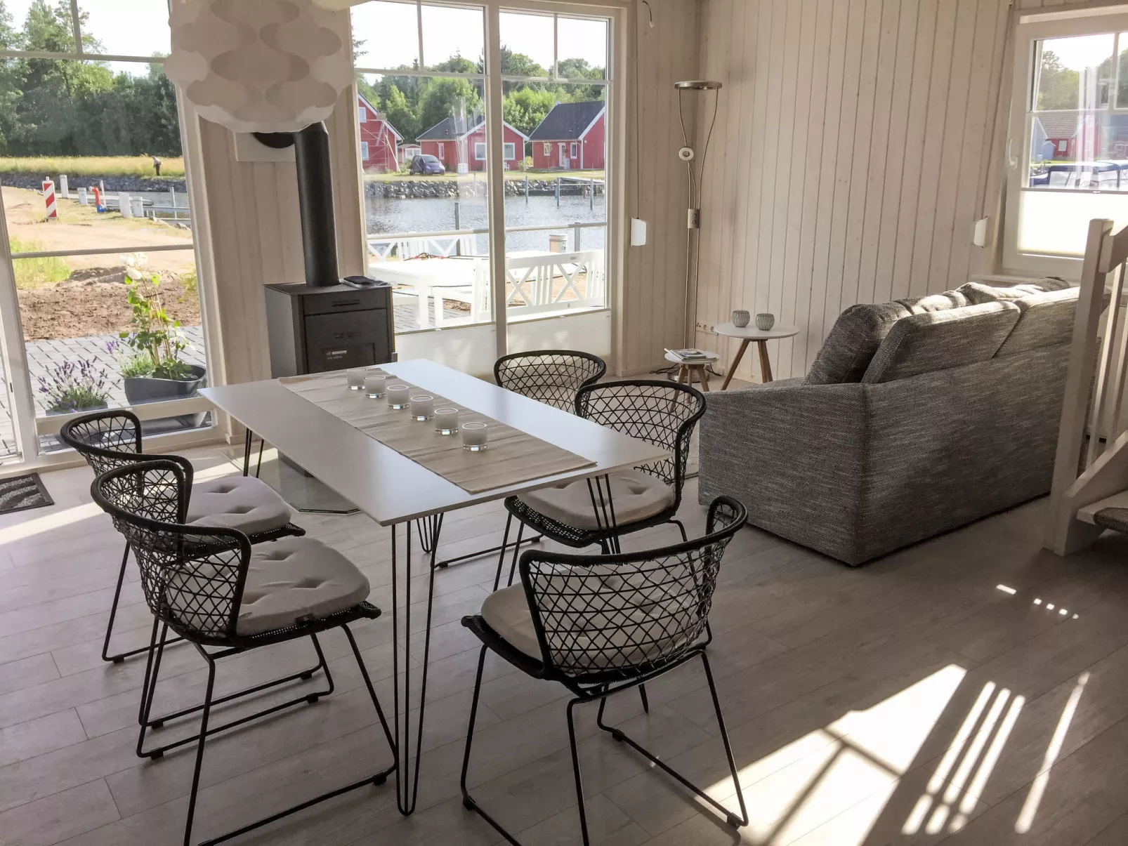 Ferienhaus am Wasser-Binnen