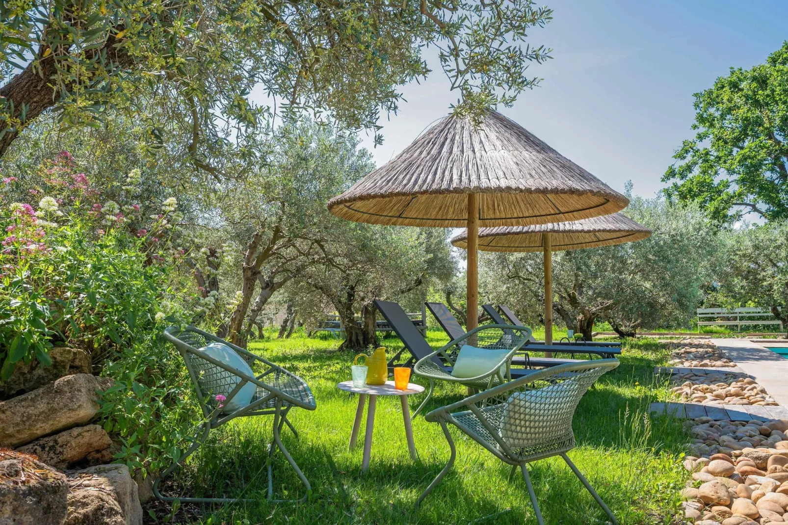 Le Mas Elaïa  votre havre familial avec piscine privée-Terrasbalkon