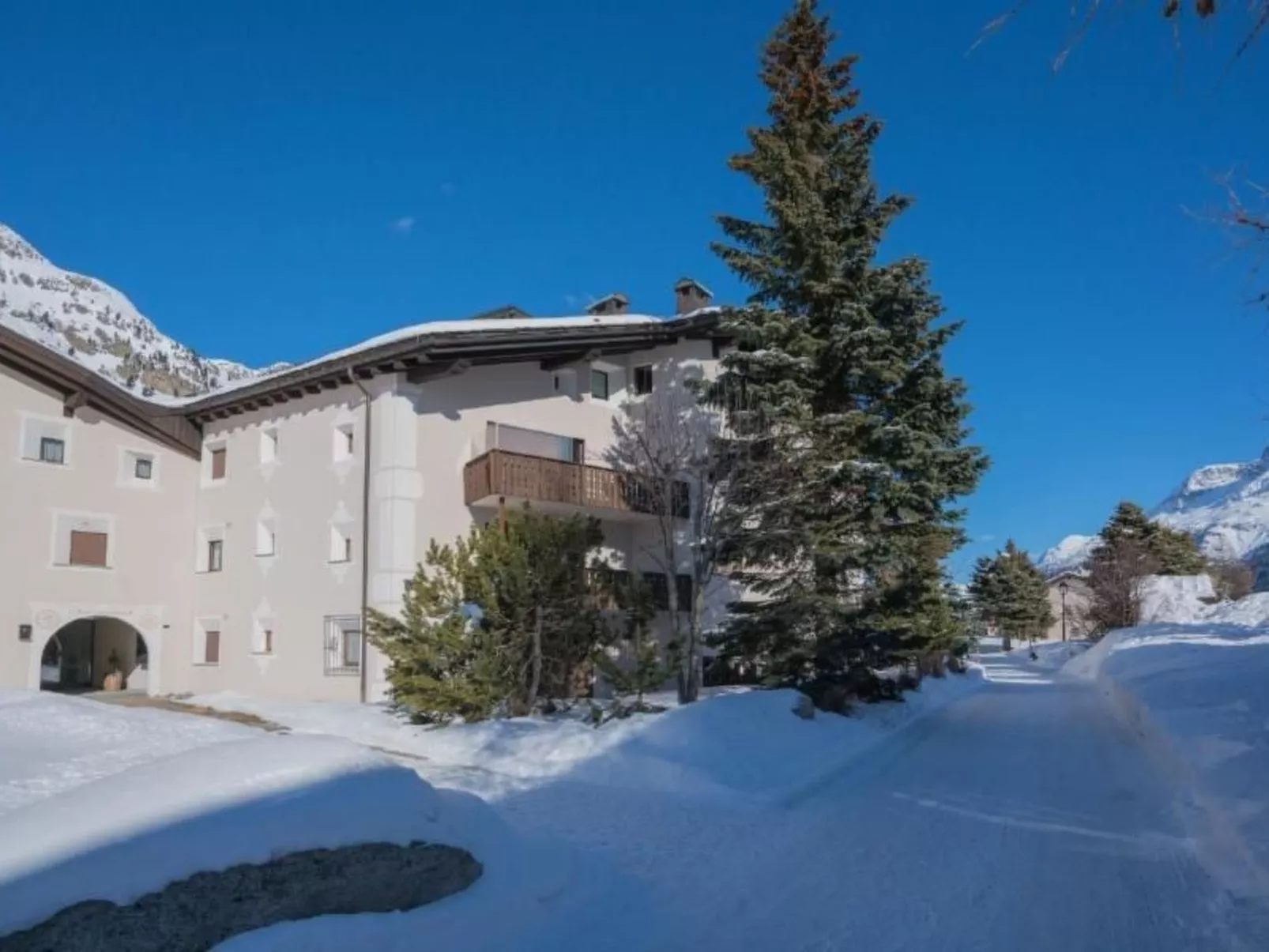 Chesa Curtinella 14 - Image-tags.info