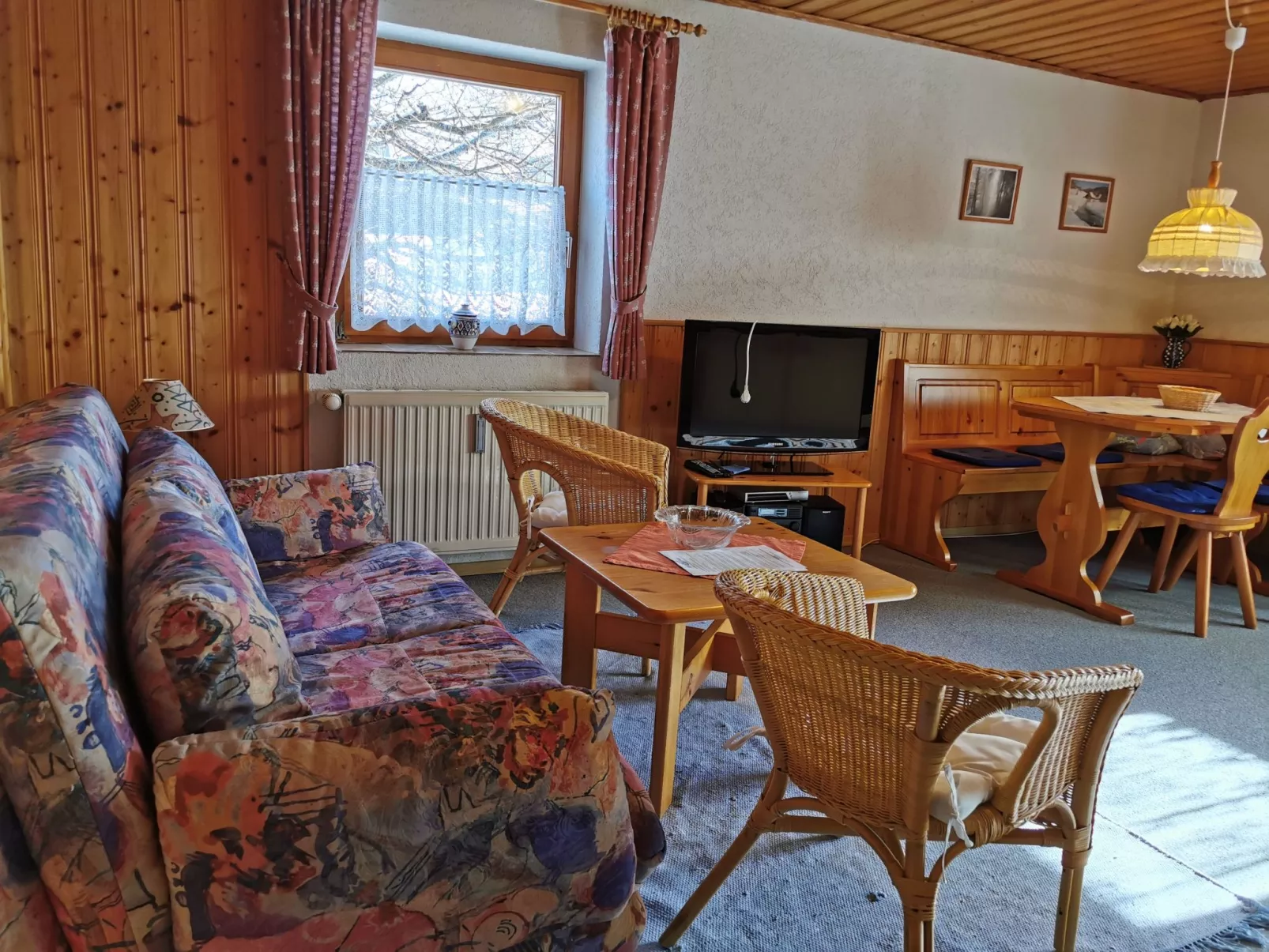 Mit komplett eingerichteter Küchenzeile im Wohnraum - Image-tags.info