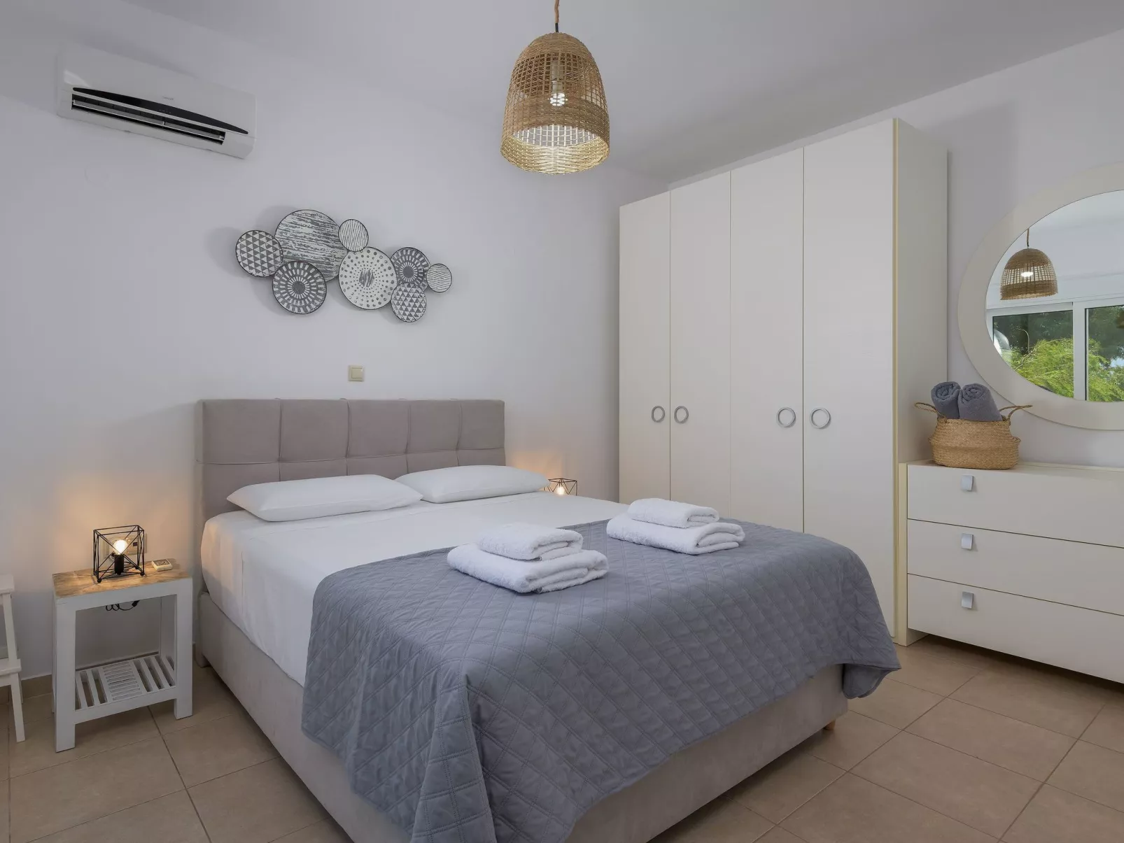 Liebevoll ausgestattetes Haus in ruhiger Lage mit beheiztem Pool und Meerblick - Image-tags.info