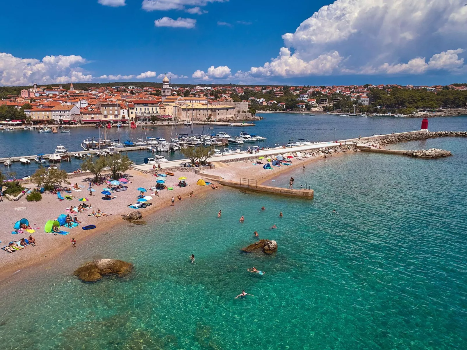 Luxuriöse Villa mit Pool, großem mediterranen Garten und Kinderspielplatz. - Image-tags.info