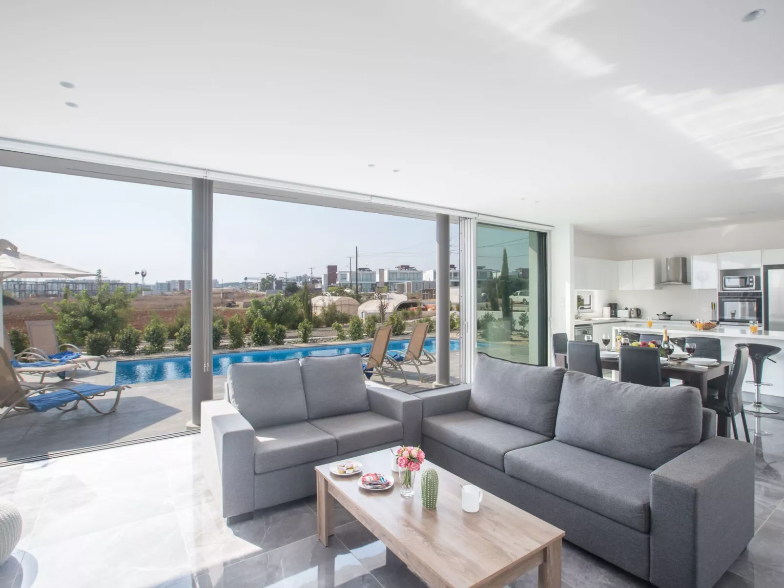 3-Schlafzimmer-Villa mit Pool in Protaras Zentrum - Image-tags.info