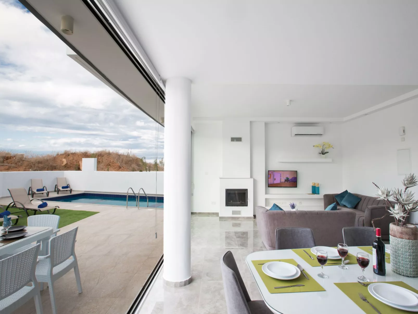 2-Schlafzimmer-Villa mit Pool, Dachgarten, Meerblick - Image-tags.info