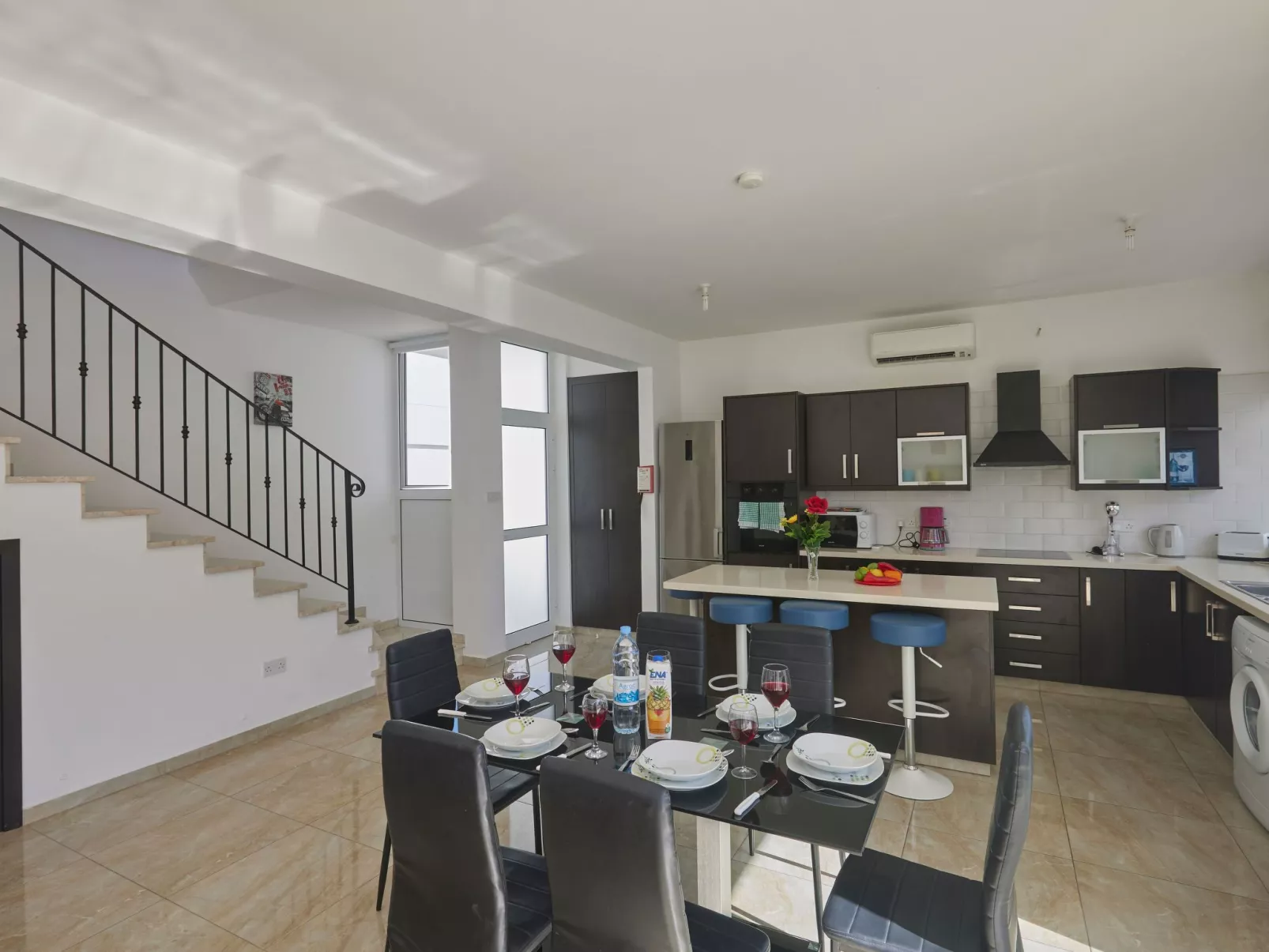 Villa Pearl PE17 in Paralimni mit privatem Parkplatz - Image-tags.info