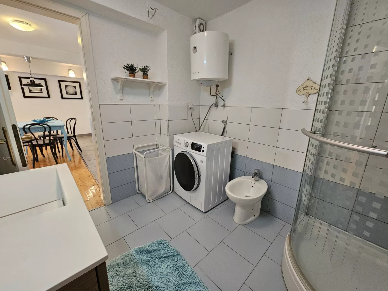 Barbara mit wünderschöne Terrasse - Image-tags.info