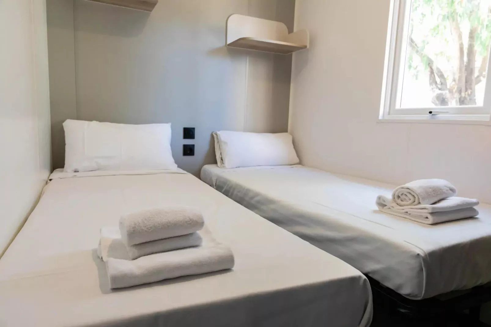 HOLA CAMP SITGES RELAX-Bungalow Superior 4-Slaapkamer