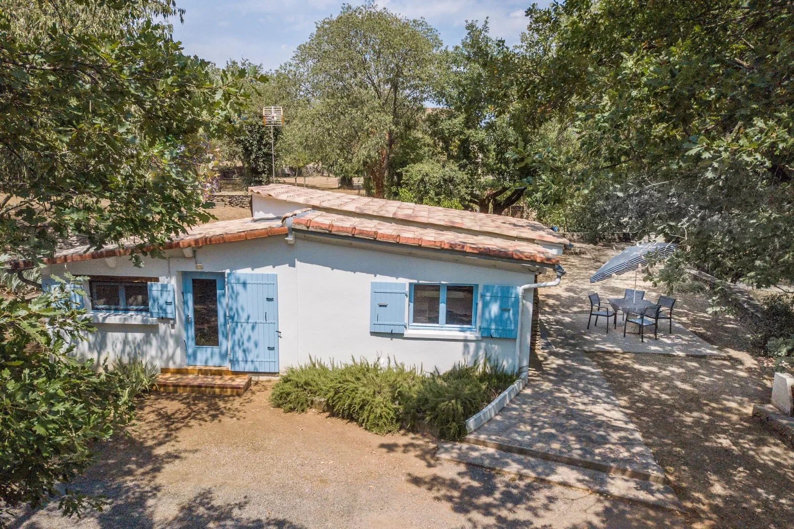 Petit gite - Buitenkant zomer