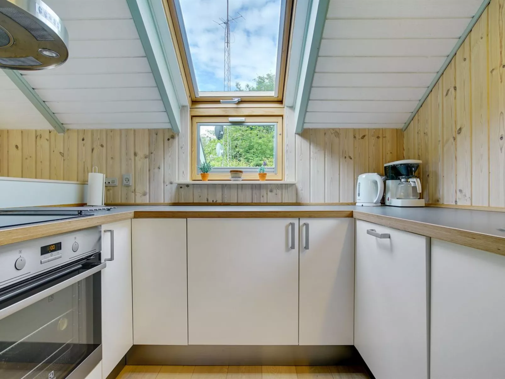 "Nadezda" - 450m from the sea-Binnen