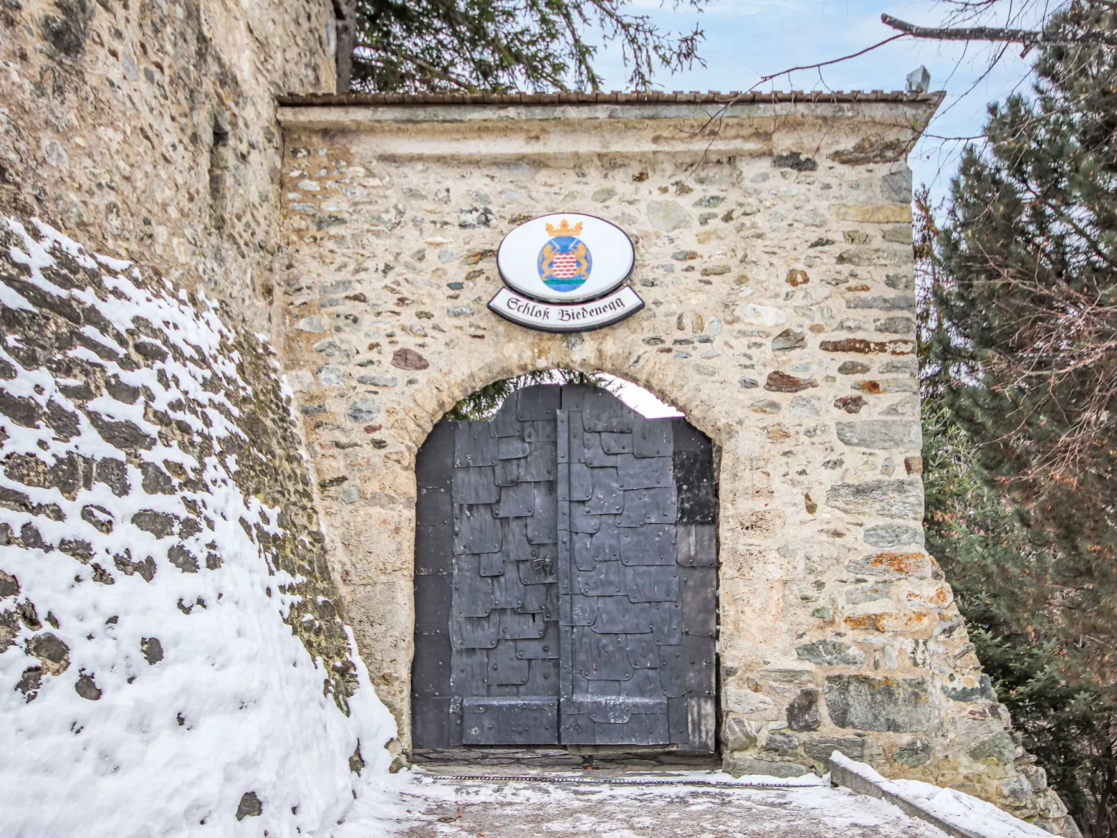 Burg Biedenegg, Pach - Buiten