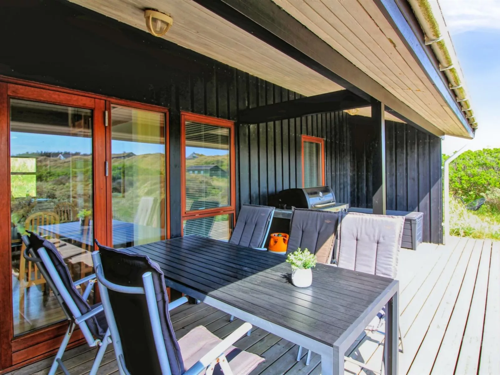 "Essie" - 250m from the sea - Buiten