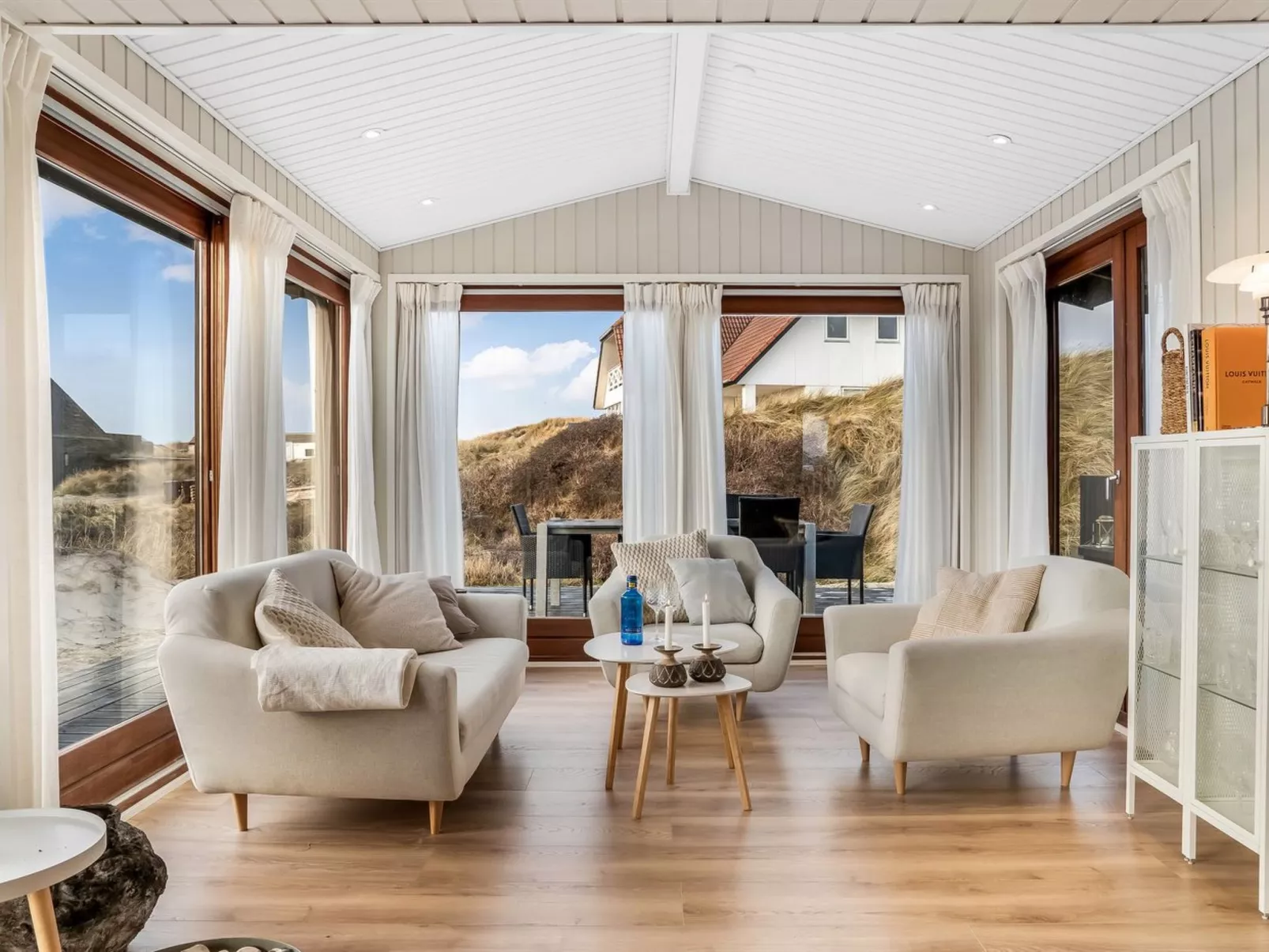 "Kiina" - 100m from the sea - Binnen