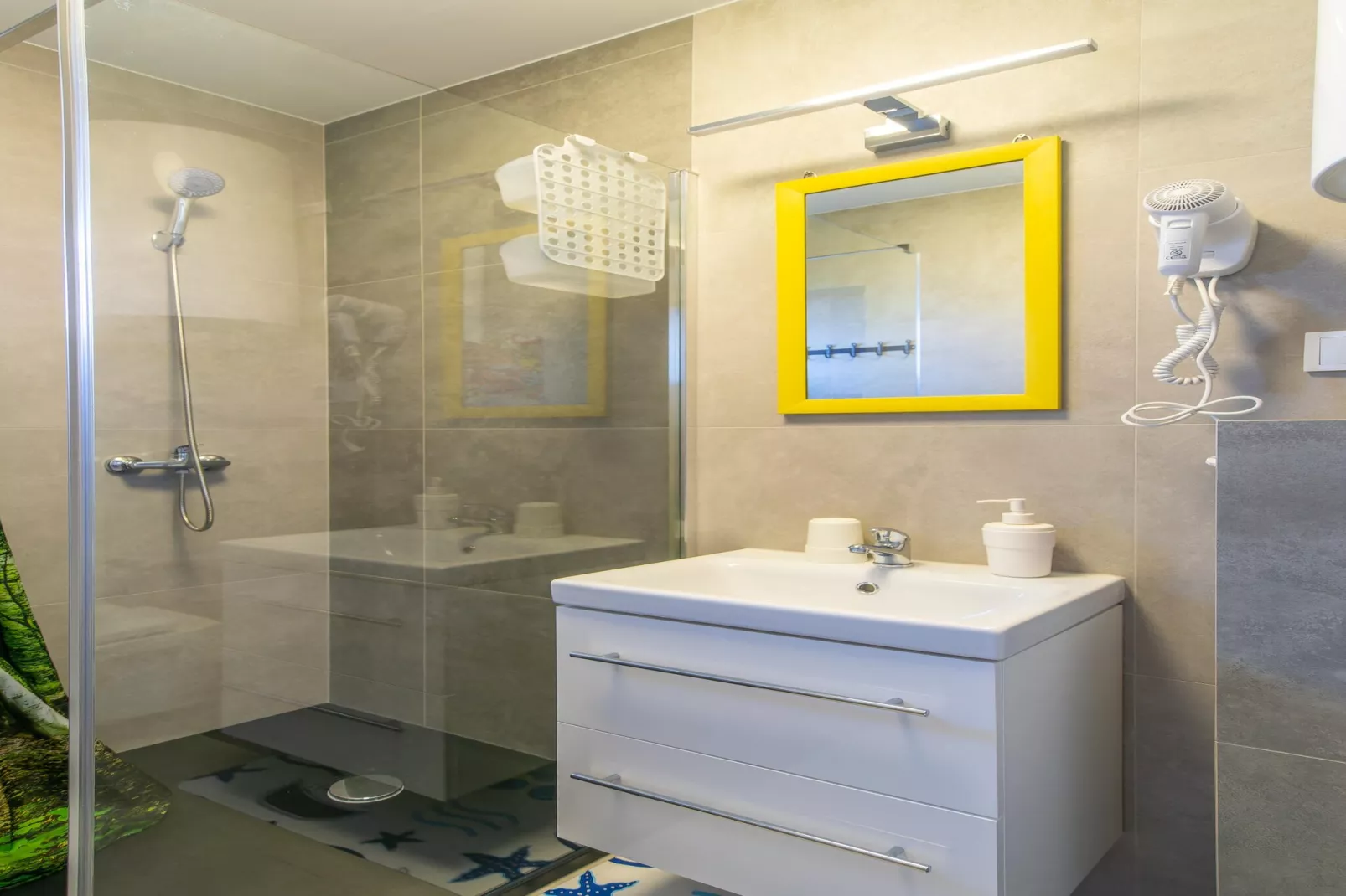 Domki Trebor dla 6 osób-Badkamer