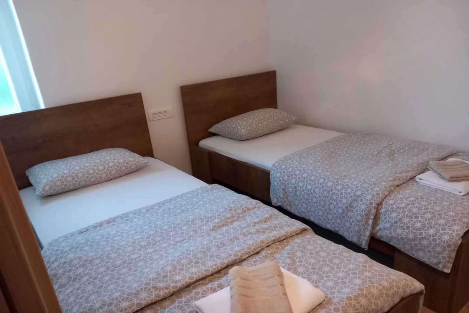 Apartments Kalajzic - Two Bedroom Apartment with Garden and Terrace(A2) (ST) - Slaapkamer