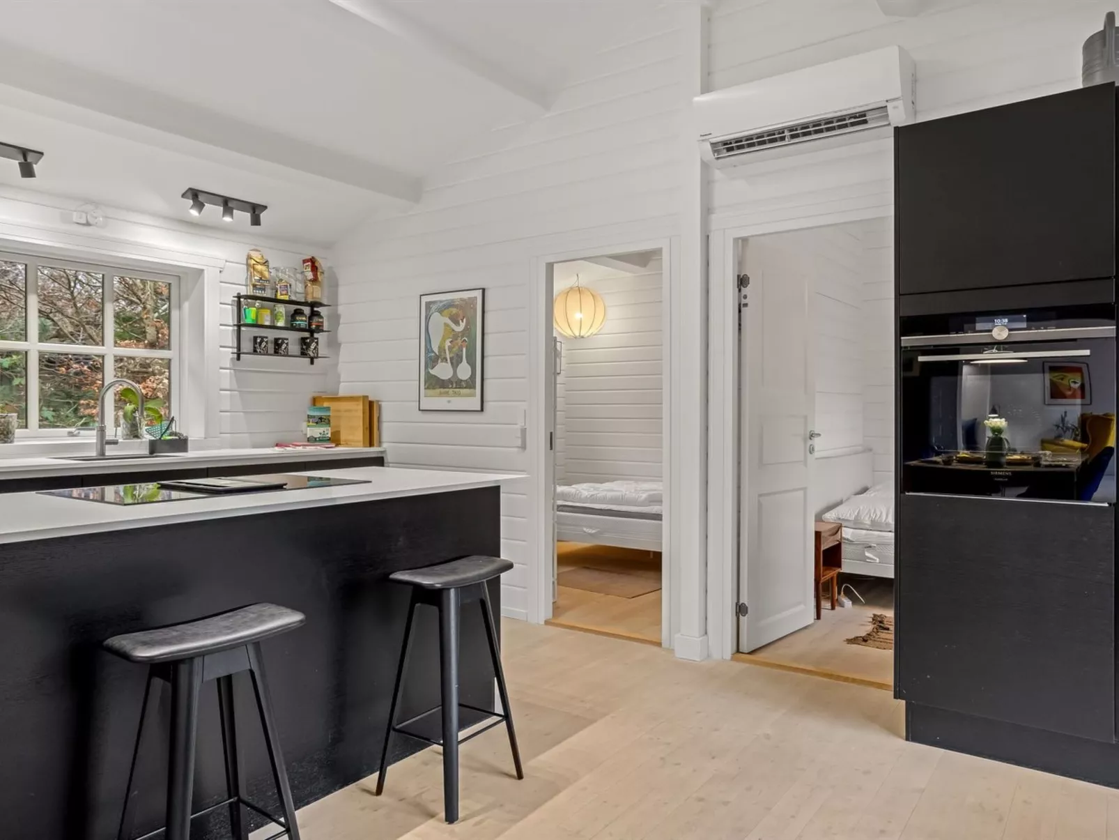 "Wolfger" - 250m from the sea - Binnen