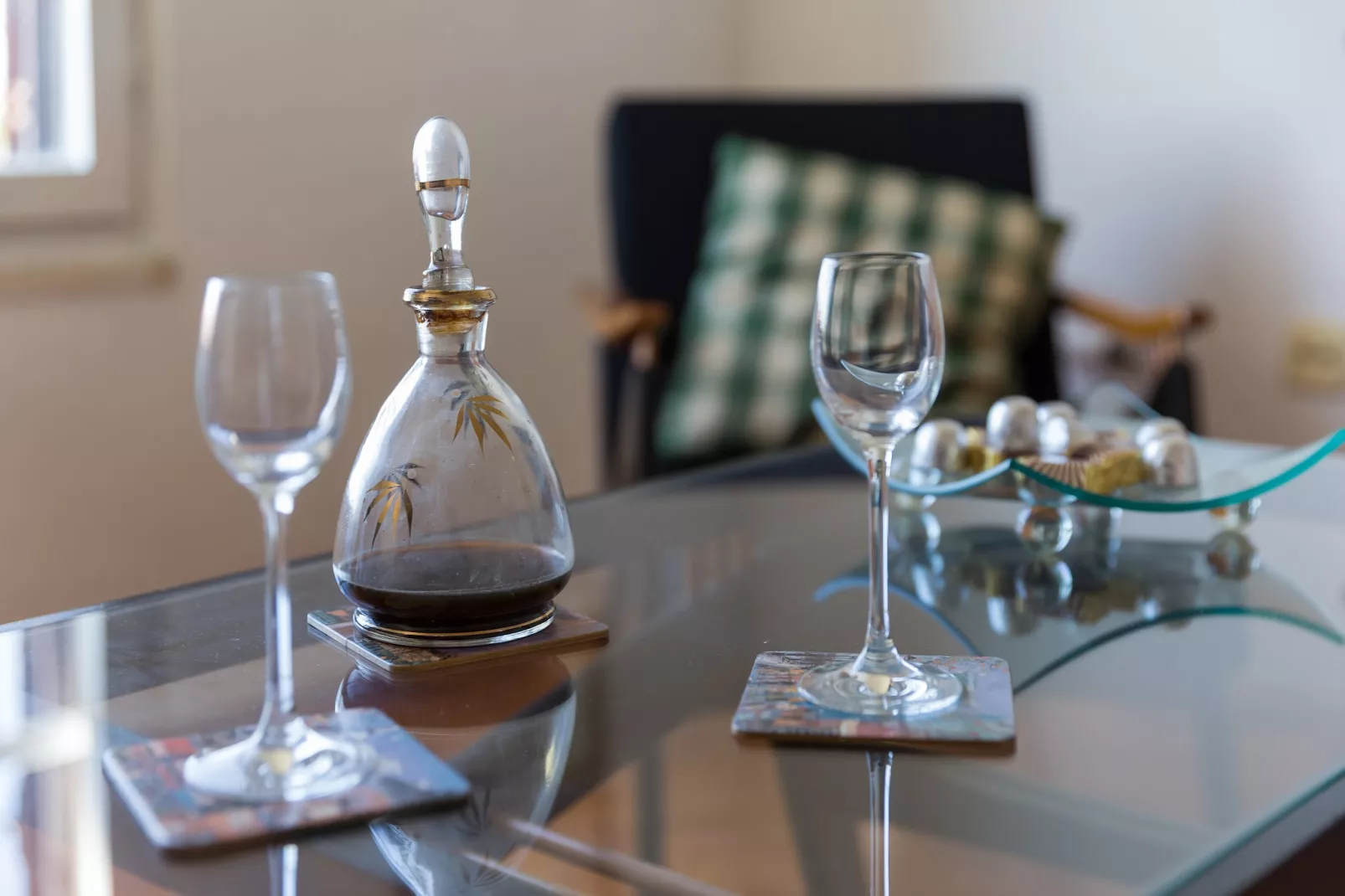 Apartment Nana-One Bedroom Apartment with Loggia and Sea View-Eetkamer