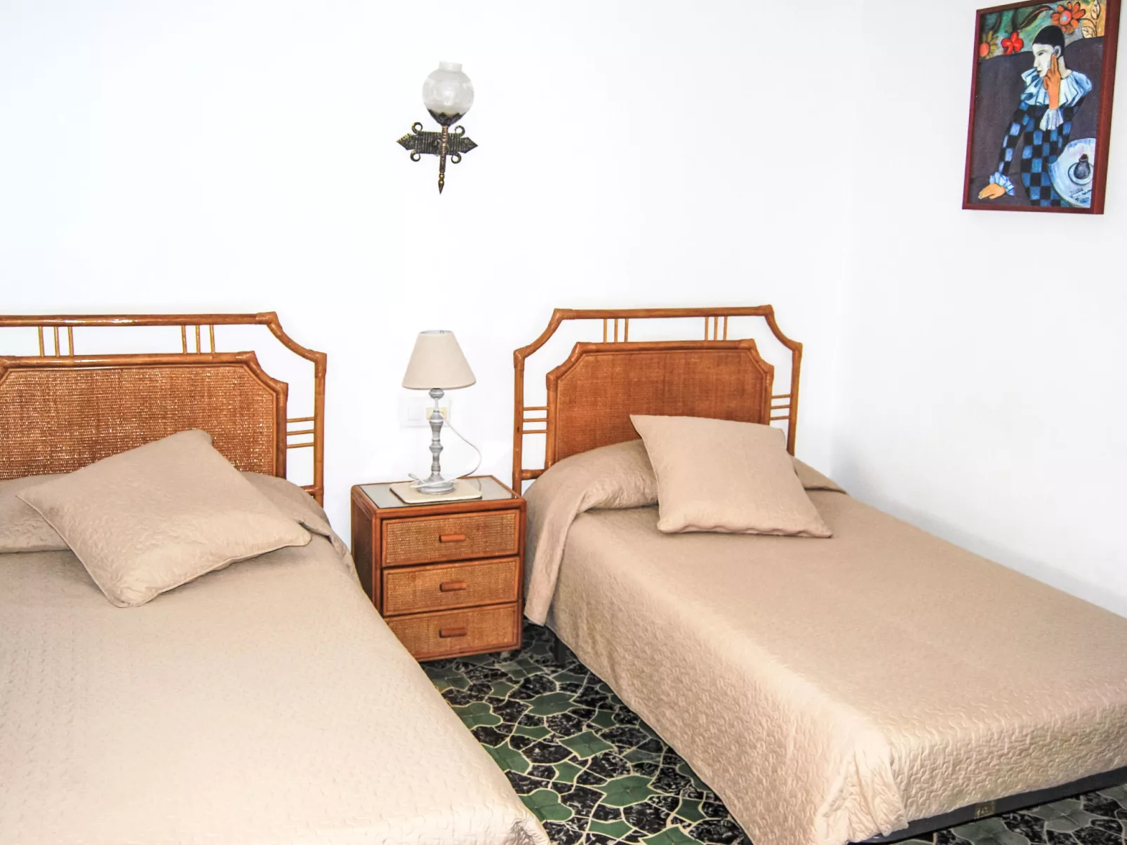 Ferienvilla, Seeblick, privater Pool und Parkplatz - Binnen