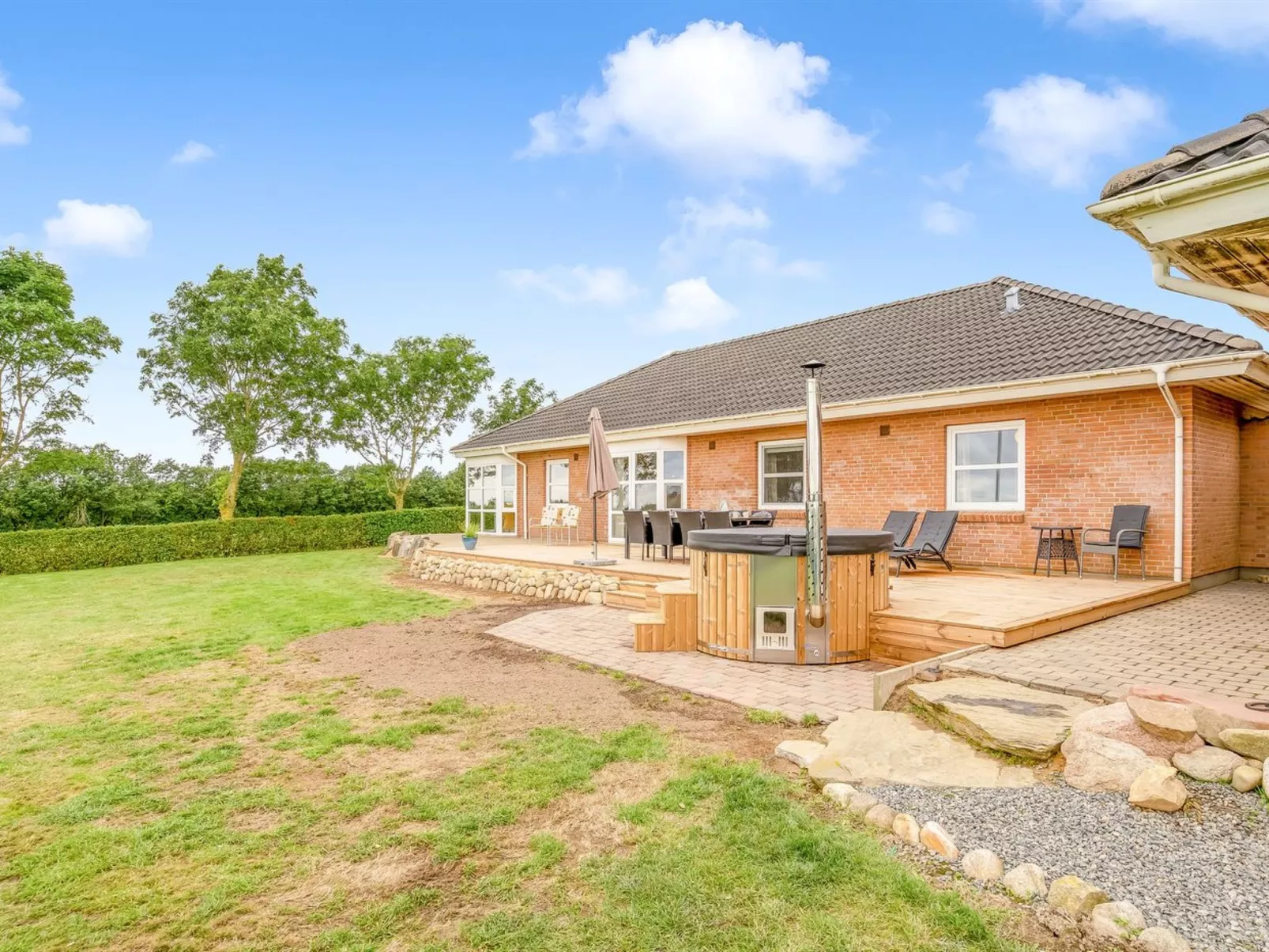 "Erja" - 300m to the fjord-Buiten