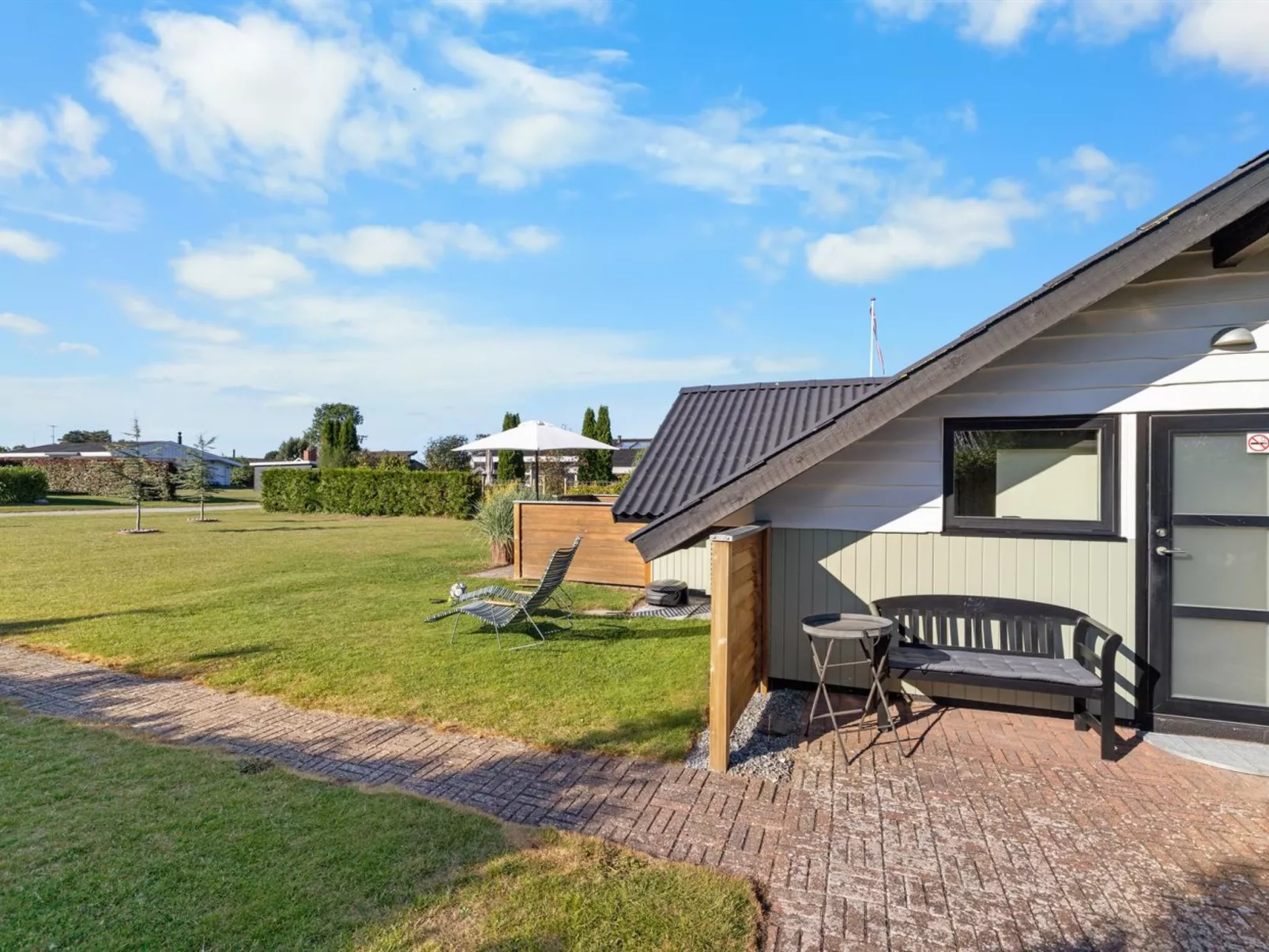 "Allin" - 350m from the sea-Buiten