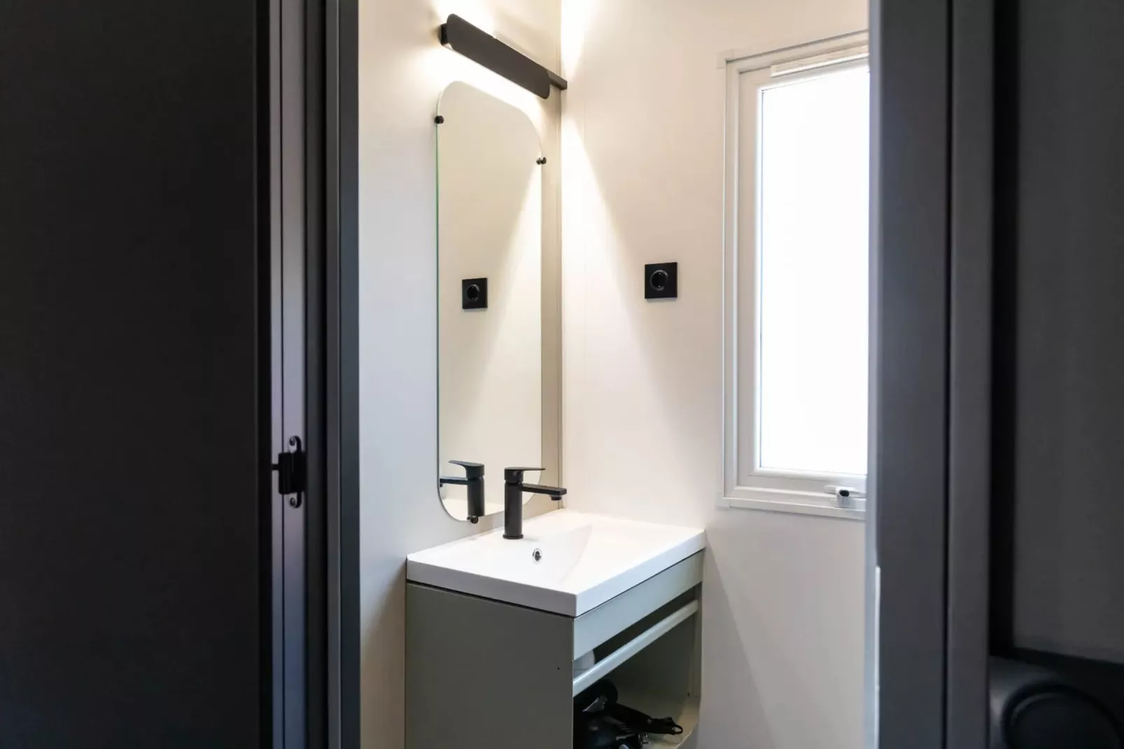 HOLA CAMP SANT SALVADOR-Superior 6-Badkamer