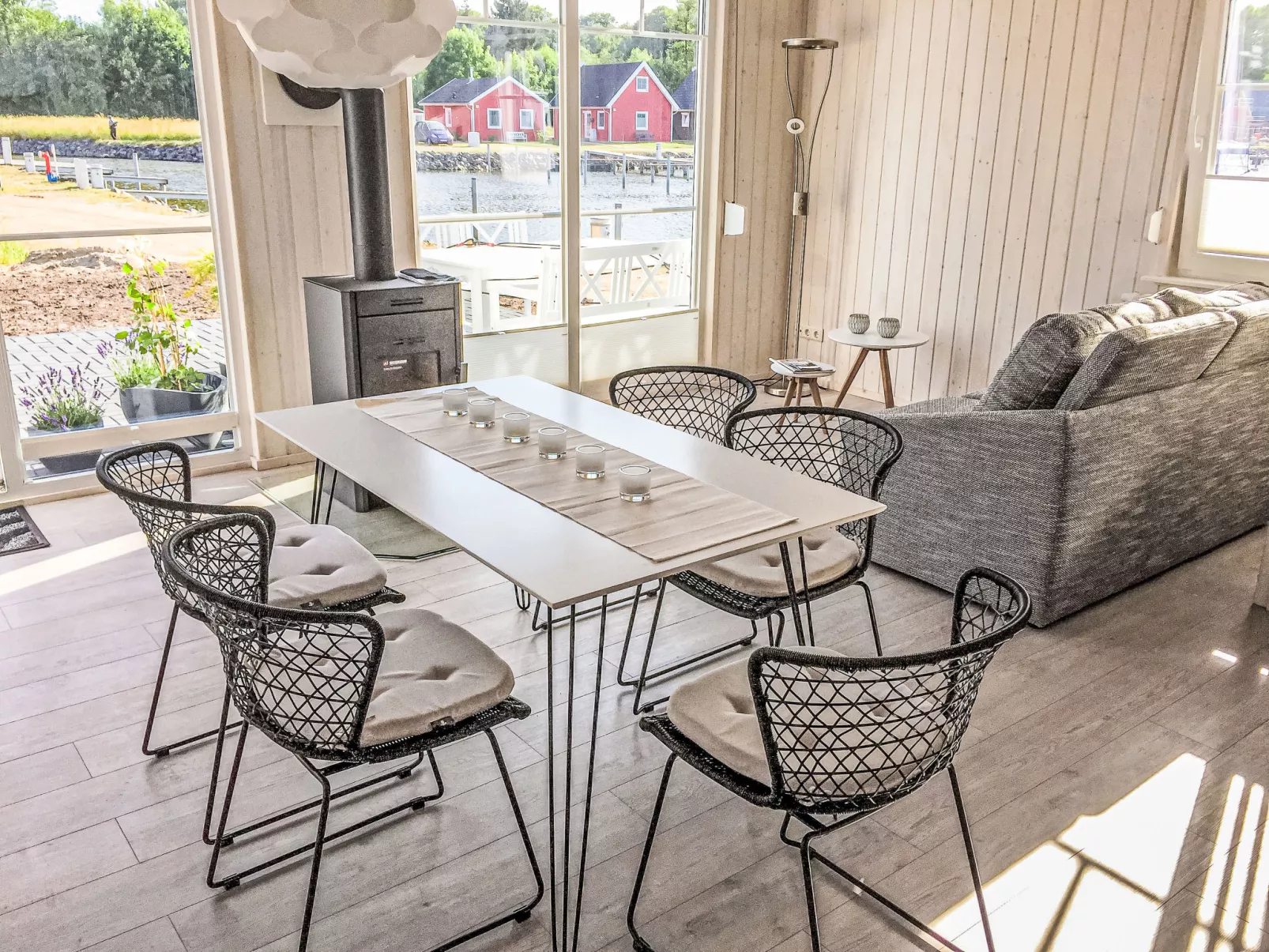 Ferienhaus am Wasser-Binnen