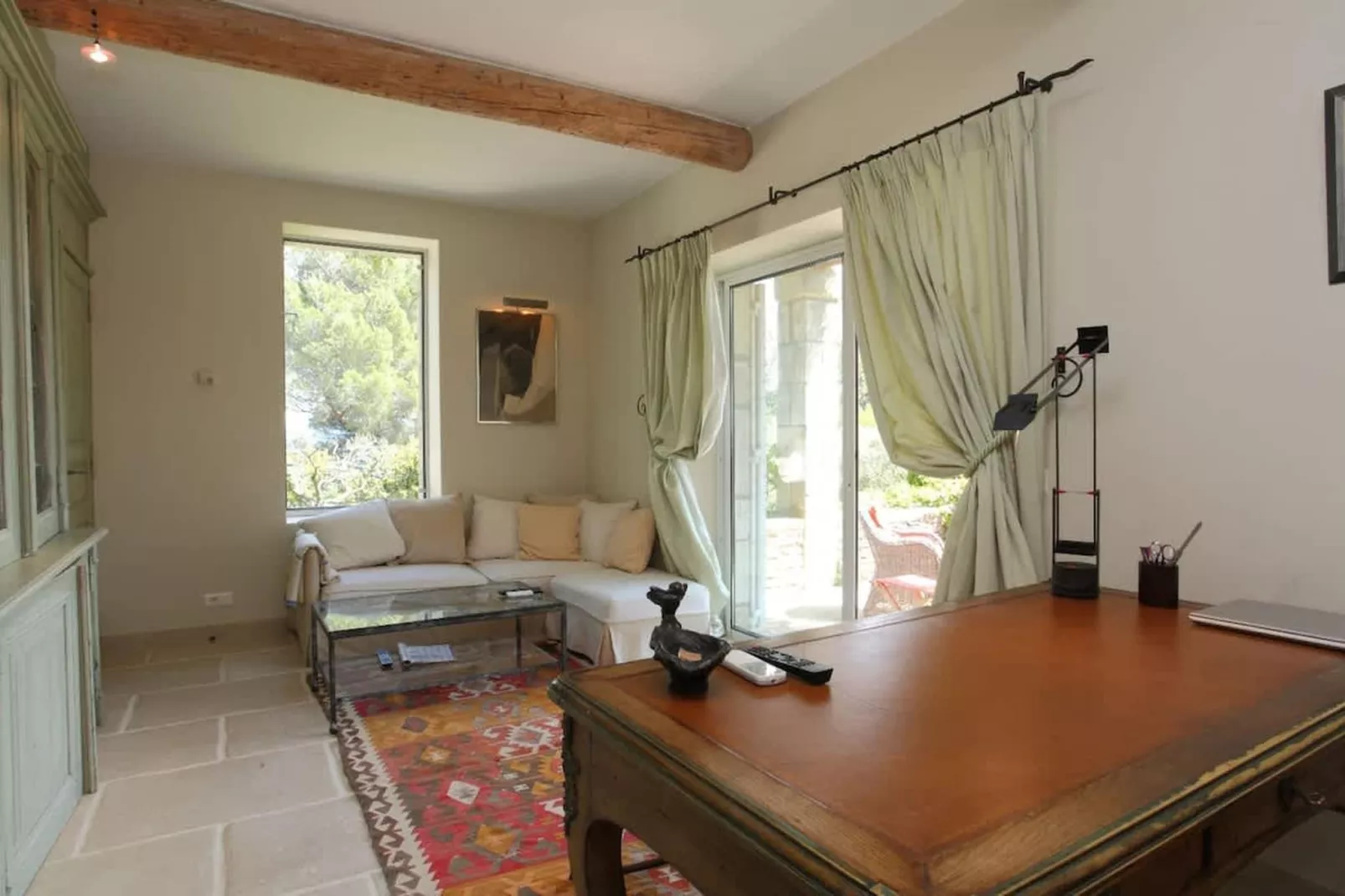 Bastide avec piscine 3 terrasses dans un écrin de verdure-Woonkamer