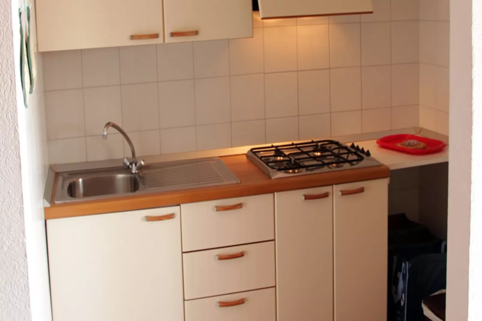 Porto Laconia Residence Appartamento A - Keuken