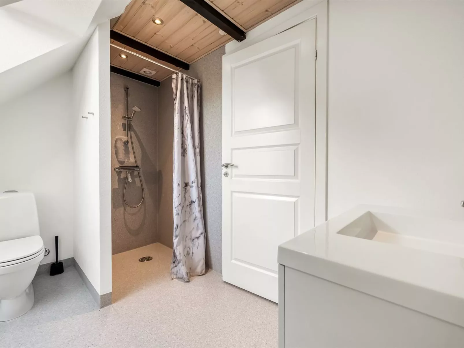 "Pauna" - 2.5km from the sea - Binnen